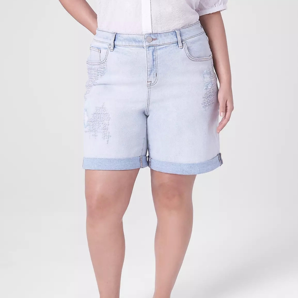 16 Lane Bryant Mid Rise Boyfriend Midi Embroidered‎ Shorts